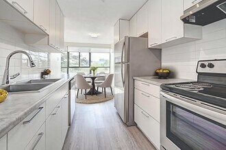 Westheights Place in Kitchener, ON - Building Photo - Building Photo