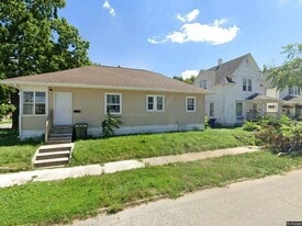 740 Grant Ave in Waterloo, IA - Building Photo