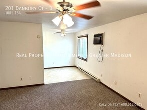 201 Danbury Ct in Deforest, WI - Building Photo - Building Photo