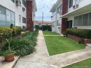 316 Surfside Blvd-Unit -2 in Surfside, FL - Building Photo - Building Photo