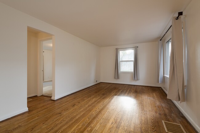 1702 27th Ave in Seattle, WA - Building Photo - Building Photo