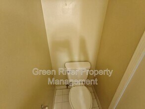 6028 Duclay Rd in Jacksonville, FL - Foto de edificio - Building Photo