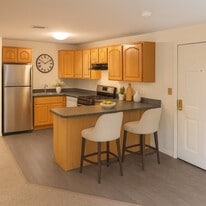 4 Roedean Dr, Unit 306 in Nashua, NH - Building Photo