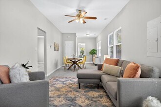 830 Westwood Ave in Hampton, VA - Building Photo - Building Photo