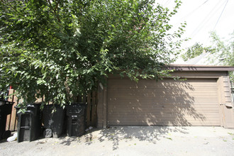 2451 S Saint Louis Ave in Chicago, IL - Foto de edificio - Building Photo