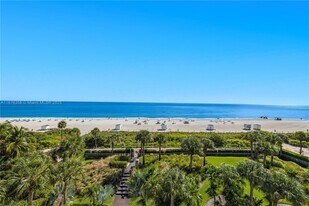 3739 Collins Ave in Miami Beach, FL - Building Photo