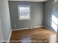 927 Fairview Cir photo'