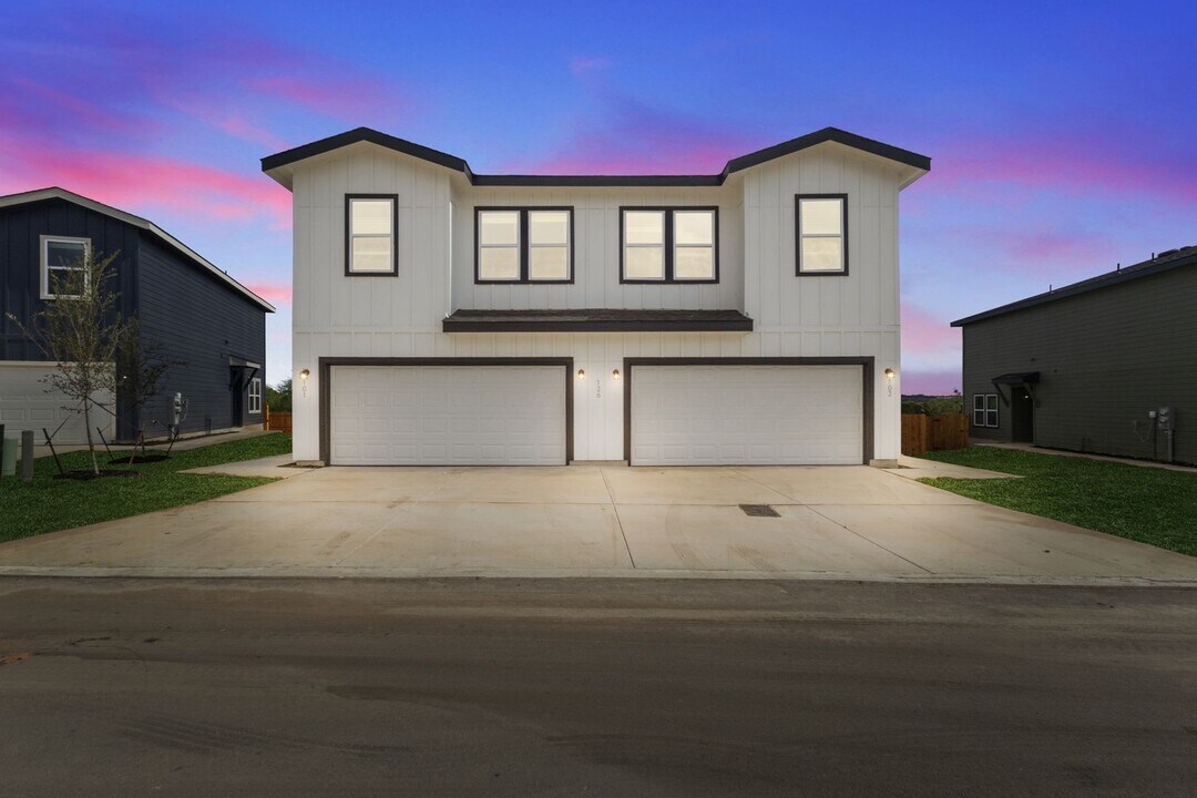 138 Sai Mnr in Shavano Park, TX - Building Photo