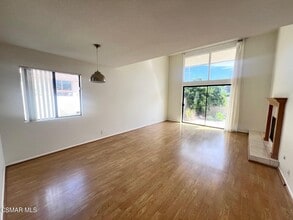 198 San Vincente Cir in Thousand Oaks, CA - Building Photo - Building Photo