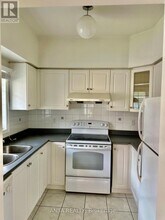 16-16 St Moritz Way in Markham, ON - Building Photo - Building Photo