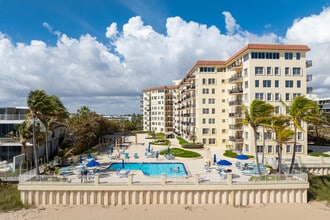 La Bonne Vie in Palm Beach, FL - Building Photo - Building Photo