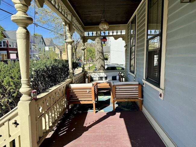 109 Foster St, Unit 1 in New Haven, CT - Foto de edificio - Building Photo