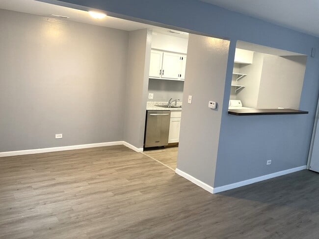 1387 S Glen Cir in Aurora, IL - Building Photo - Building Photo