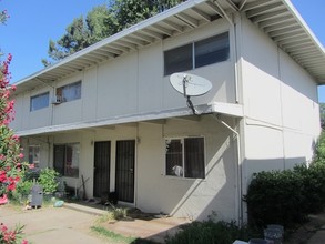 3711 42nd Ave in Sacramento, CA - Foto de edificio - Building Photo