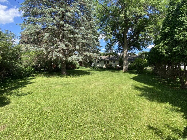 2215 15th Ave NW in Rochester, MN - Building Photo - Building Photo