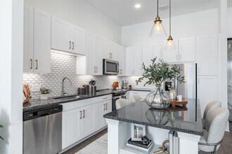 Heights at Millcroft in Sugar Hill, GA - Building Photo - Interior Photo