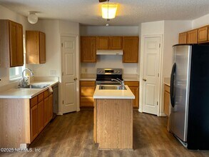 7086 Shady Pine Ct in Jacksonville, FL - Building Photo - Building Photo