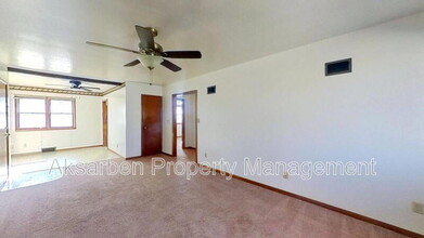 667 24th Ave in Columbus, NE - Foto de edificio - Building Photo