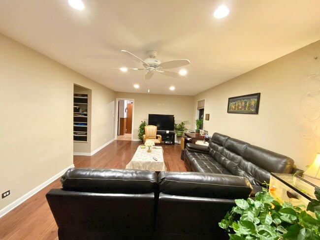 850 Waukegan Rd in Northbrook, IL - Building Photo - Building Photo