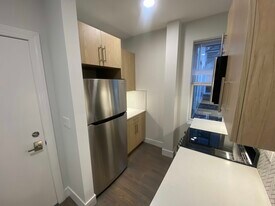 111 Park Dr in Boston, MA - Building Photo