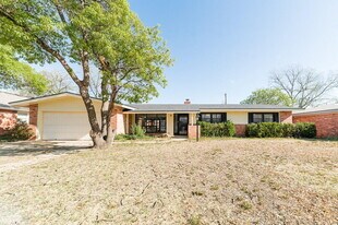 2114 56th St in Lubbock, TX - Building Photo