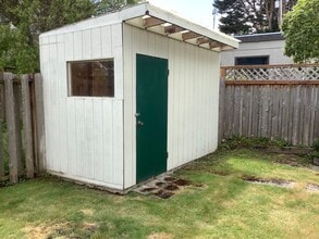 961-963 Elrod Ave in Coos Bay, OR - Building Photo - Building Photo