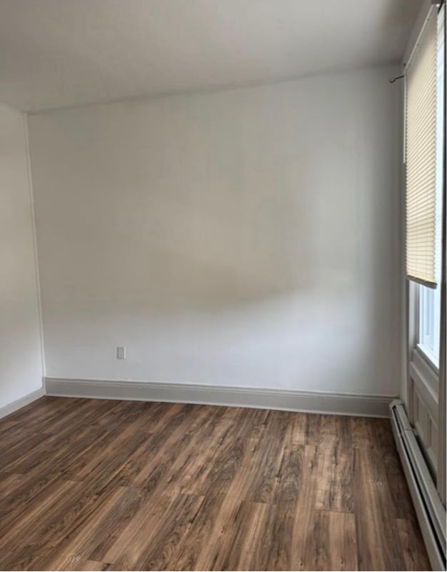 14 Elk St in Paterson, NJ - Foto de edificio - Building Photo