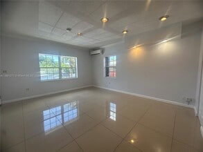 3465 NW 5th St in Miami, FL - Building Photo - Building Photo