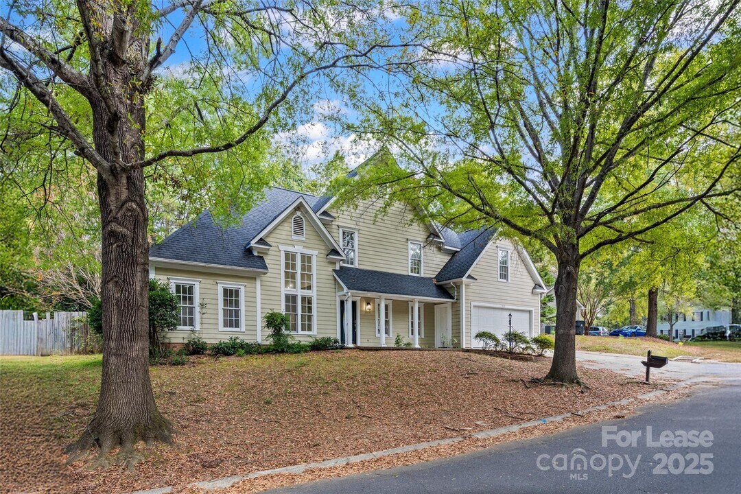 7219 Bevington Woods Ln in Charlotte, NC - Building Photo