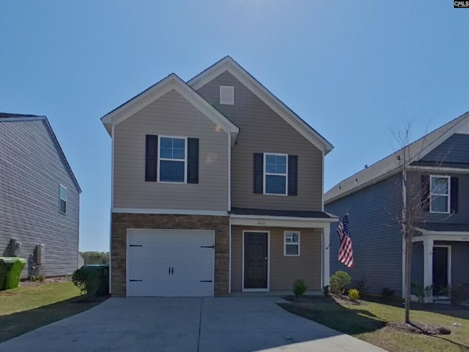 1076 Crescent Moon Lp in Hopkins, SC - Building Photo