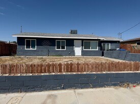 1434 Mesa Dr in Barstow, CA - Building Photo