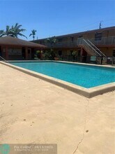 95 NE 41st St in Oakland Park, FL - Building Photo - Building Photo