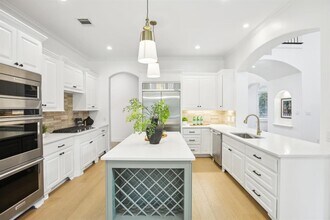 8220 Denali Pkwy in Austin, TX - Building Photo - Building Photo