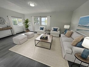 76 Bayview Ave in Northport, NY - Building Photo - Building Photo