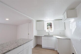 217 N Burdette Ave in Sherman, TX - Building Photo - Building Photo