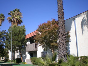 The Courtyard Apartments in Hemet, CA - Building Photo - Building Photo