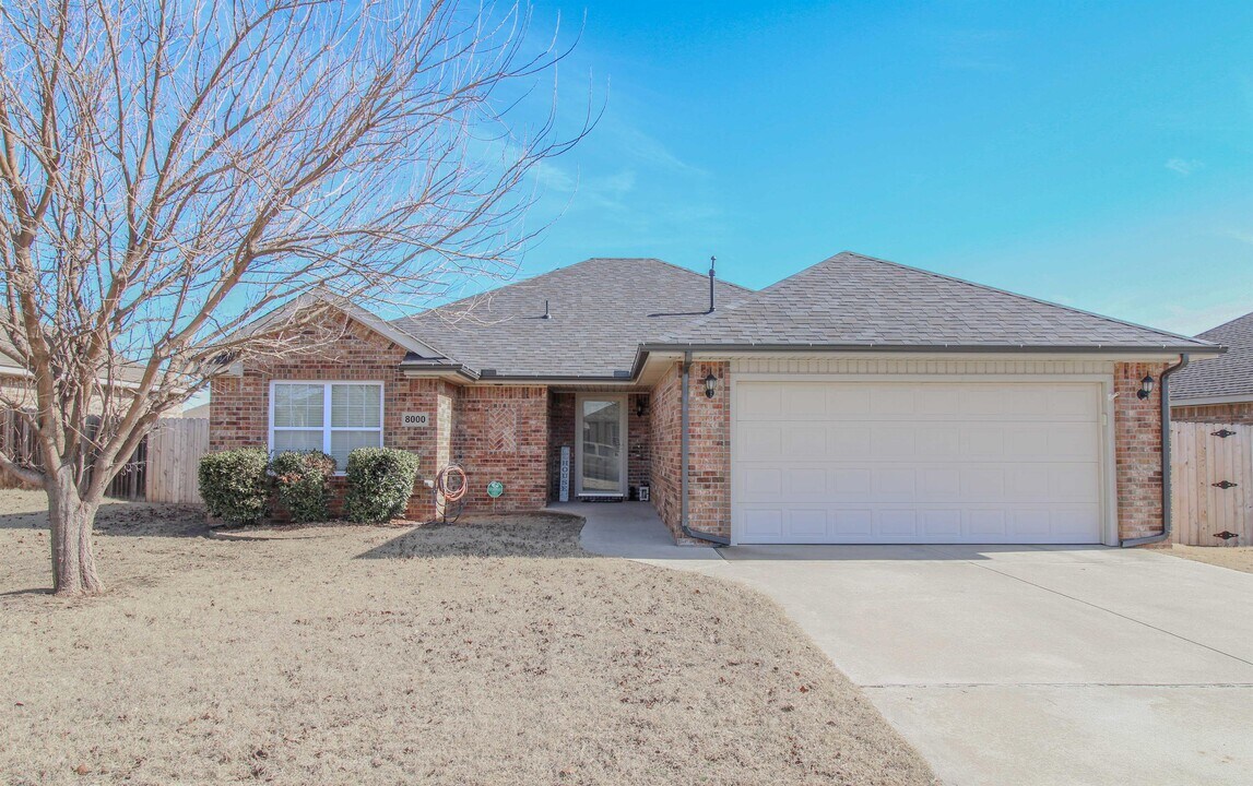 8000 Erryn Ln in Oklahoma City, OK - Building Photo