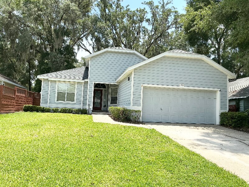 12227 NW 8th Pl in Newberry, FL - Building Photo