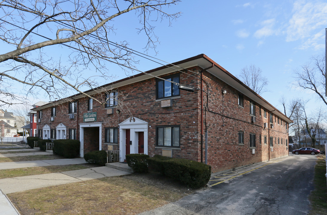 Villa Court Gardens in Hempstead, NY - Building Photo