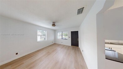 2211 Cleveland St in Hollywood, FL - Building Photo - Building Photo