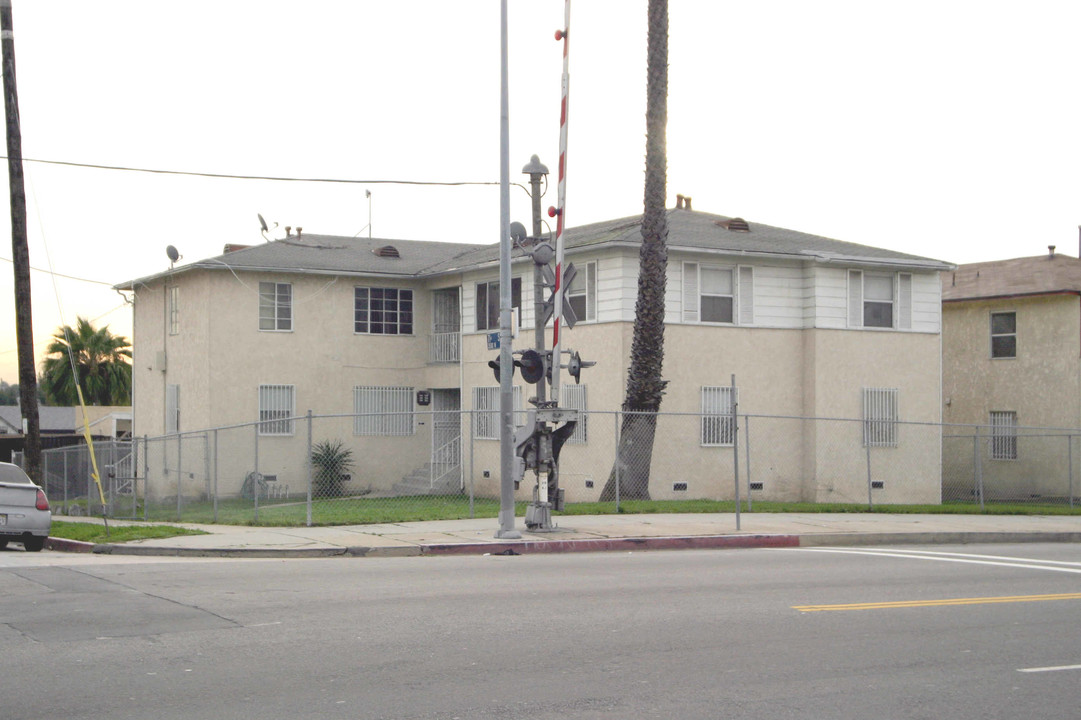 7100 West Blvd in Los Angeles, CA - Building Photo