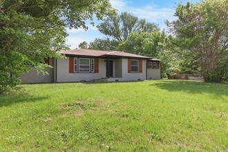 10 Lexington Dr in Clarksville, TN - Building Photo - Building Photo