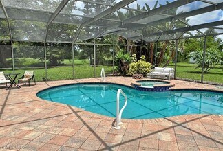 4528 Country Club Blvd in Cape Coral, FL - Building Photo - Building Photo