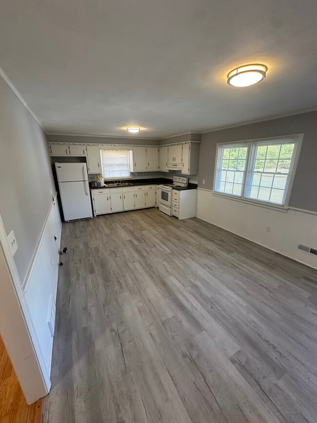 2108 Southland Dr, Unit Apt A in Bowling Green, KY - Foto de edificio - Building Photo