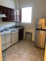 126 Warren St, Unit G2