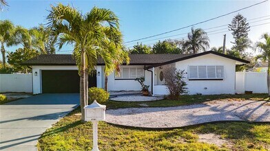 2161 Edythe Dr in Dunedin, FL - Building Photo - Building Photo