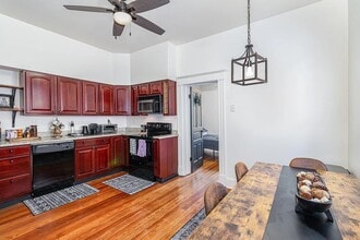 251 W 8th St, Unit 2 in Covington, KY - Foto de edificio - Building Photo