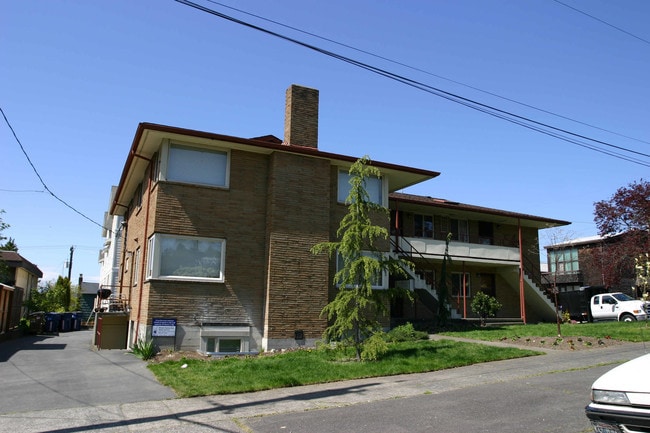 Eileen Apartments in Seattle, WA - Building Photo - Building Photo