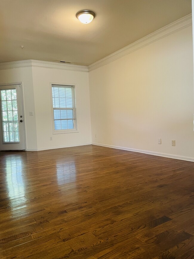 8845 Fairview Bluff in Johns Creek, GA - Foto de edificio - Building Photo