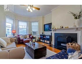 1683 Beacon St in Brookline, MA - Building Photo - Building Photo